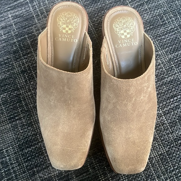 Vince Camuto Tan Suede Platform 7 1/2 Clogs Shoes - Picture 2 of 10